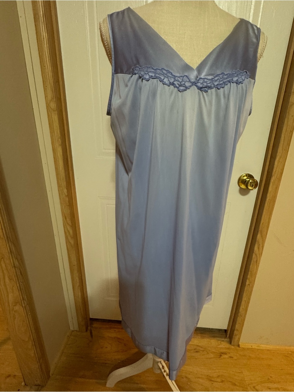 Vanity Fair Sz L Light Blue Satin Nightgown with Lace Trim GUC 😊😊